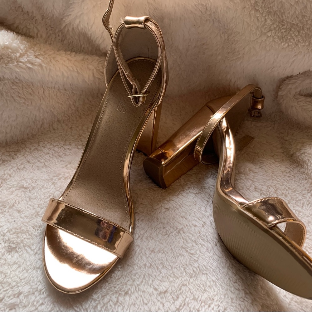 Metallic Block Heels - Picture 4 of 4